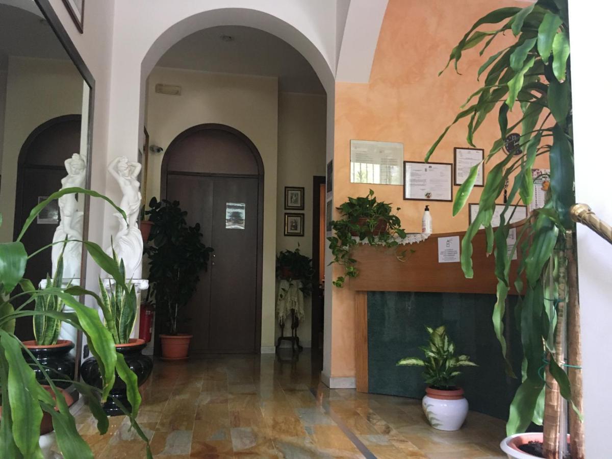 מילאנו Hotel Capri מראה חיצוני תמונה