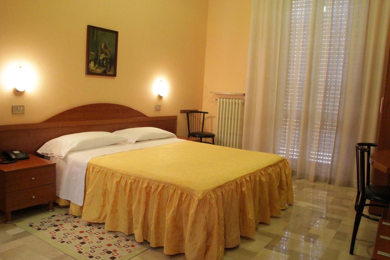 מילאנו Hotel Capri מראה חיצוני תמונה