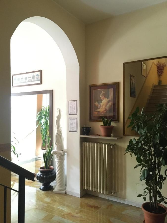 מילאנו Hotel Capri מראה חיצוני תמונה